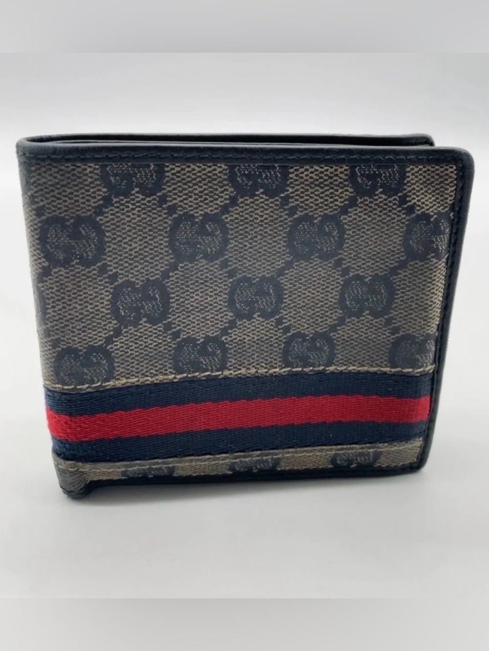 Gucci GG Pattern Sherry Line
Enamel Leather Wallet